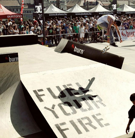 BURN OFFLINE GAMES SKATEBOARD RAMP BUILD